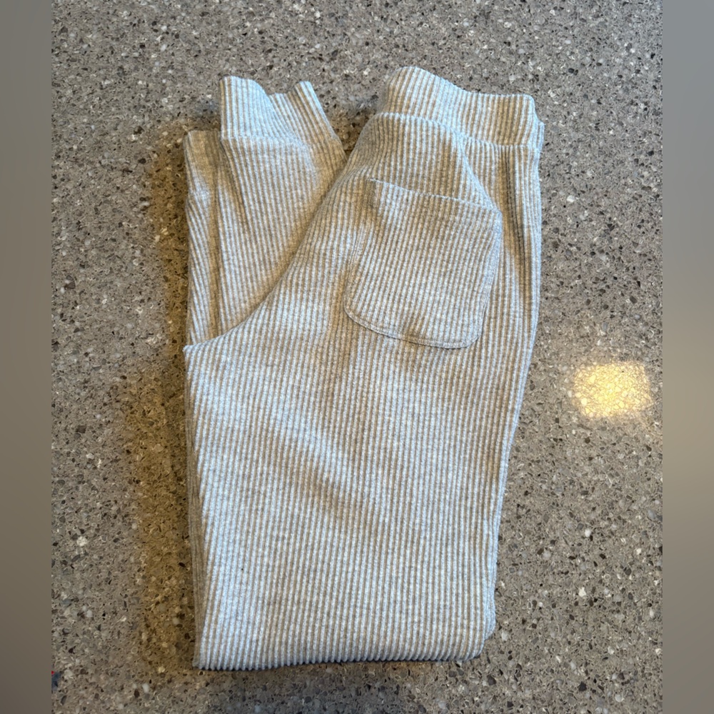 Alo | Muse Sweatpant XS - Picture 4 of 10